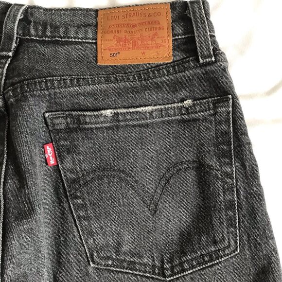 Levi's Premium 501 Womens Jeans Sz 24 Black Big E Reproduction HR Raw Cutoff - Picture 2 of 12